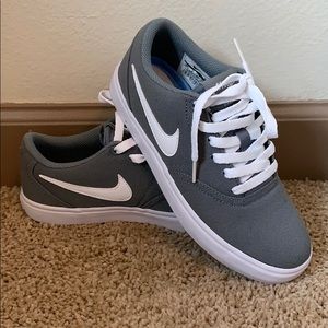 Nike SB charge canvas skate shoe